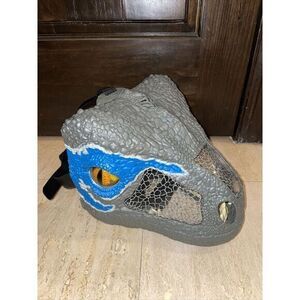 Jurassic World Park Dinosaur VELOCIRAPTOR 2018 Grey Blue Mask Mouth Moves Sounds